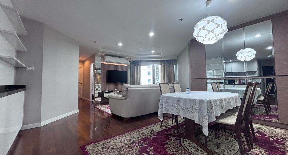 For rent 2 bed condo in Huai Khwang, Bangkok
