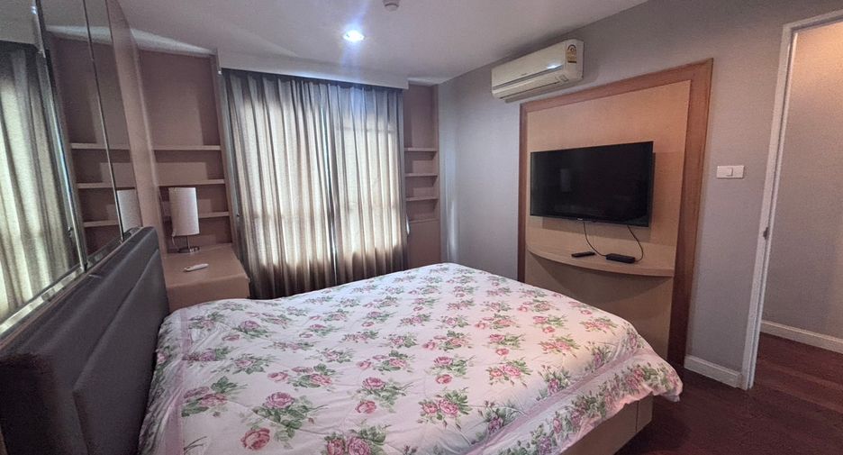 For rent 2 bed condo in Huai Khwang, Bangkok