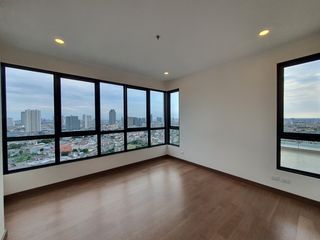 Аренда 4 спальни кондо в Кхлонг Сан, Бангкок