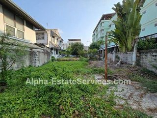 For sale 7 Beds house in Din Daeng, Bangkok