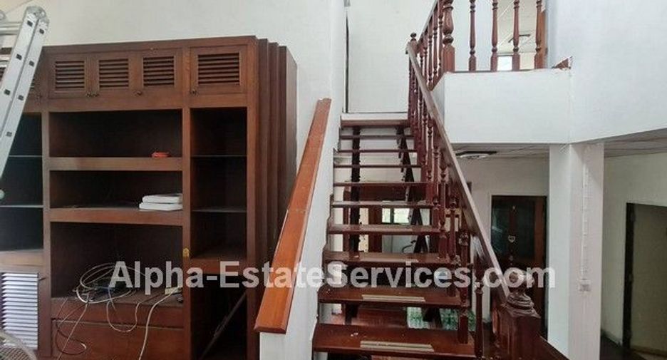 For sale 7 bedrooms house in Din Daeng, Bangkok