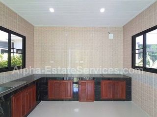 Haus zum Kauf mit 4 Zimmer in Bang Khun Thian, Bangkok