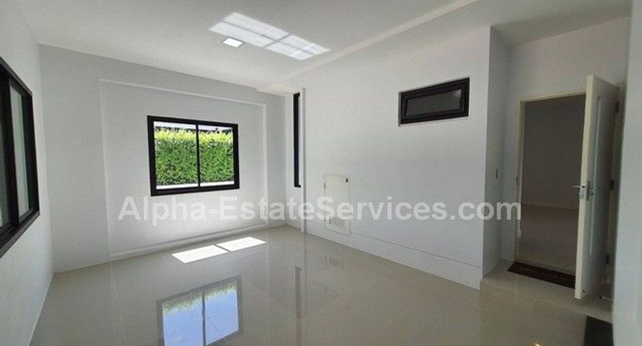 For sale 4 bedrooms house in Bang Khun Thian, Bangkok