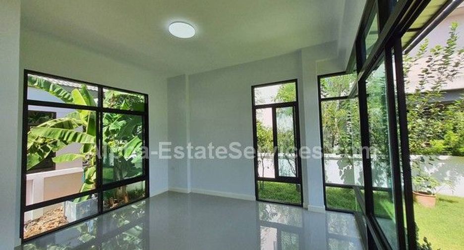 For sale 4 bedrooms house in Bang Khun Thian, Bangkok