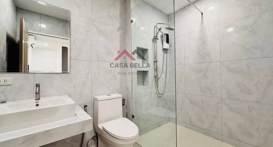 Villa en venta de 4 habitaciones en Bang Lamung, Chonburi