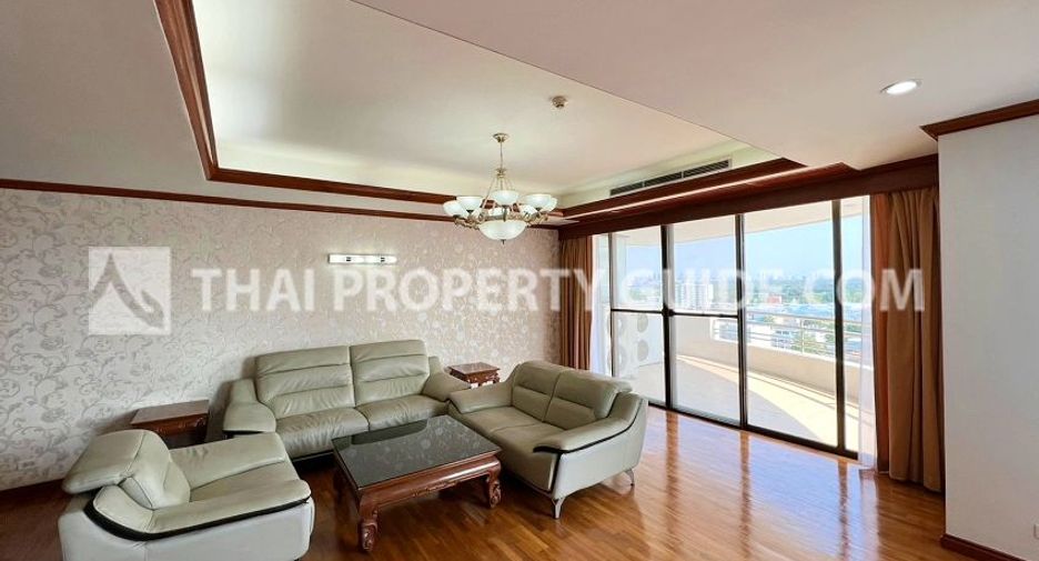 For rent 3 bedrooms condo in Yan Nawa, Bangkok