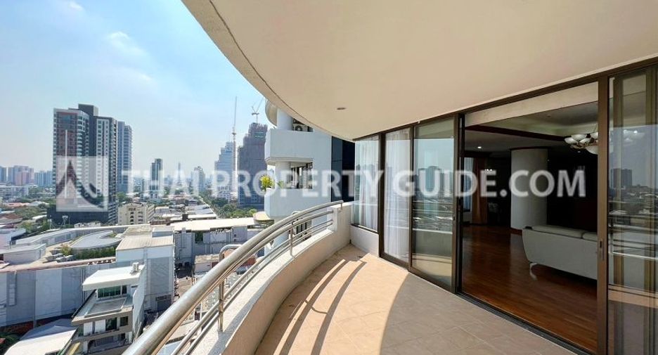 For rent 3 bedrooms condo in Yan Nawa, Bangkok
