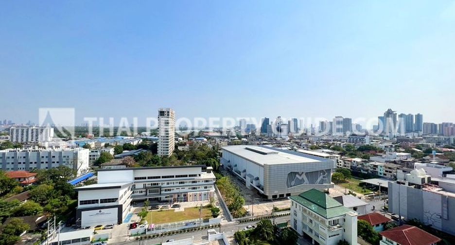For rent 3 bedrooms condo in Yan Nawa, Bangkok