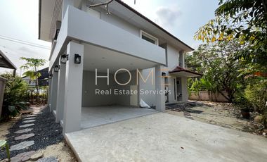 For sale 3 bedrooms house in Wang Thonglang, Bangkok