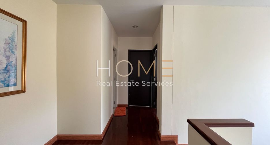 For sale 3 bedrooms house in Wang Thonglang, Bangkok