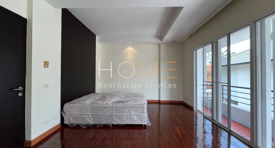 For sale 3 bedrooms house in Wang Thonglang, Bangkok