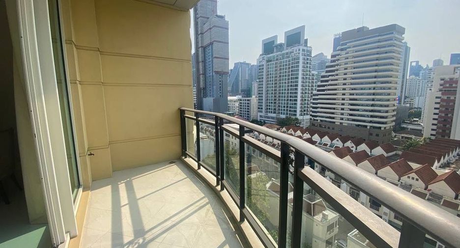 À louer 3 chambres condo à Watthana, Bangkok