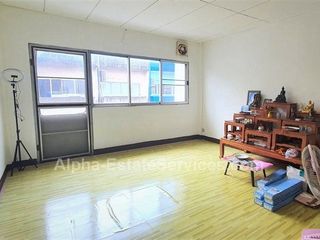 For sale 4 bed retail Space in Bangkok Noi, Bangkok