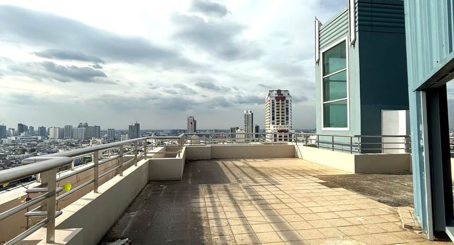 For sale 5 bedrooms condo in Bang Kho Laem, Bangkok