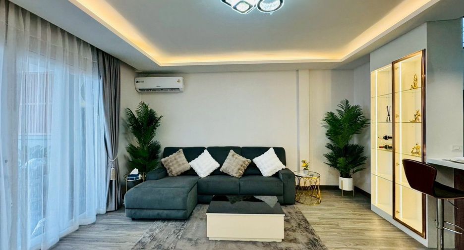 For sale 2 bedrooms townhouse in Bang Lamung, Chonburi