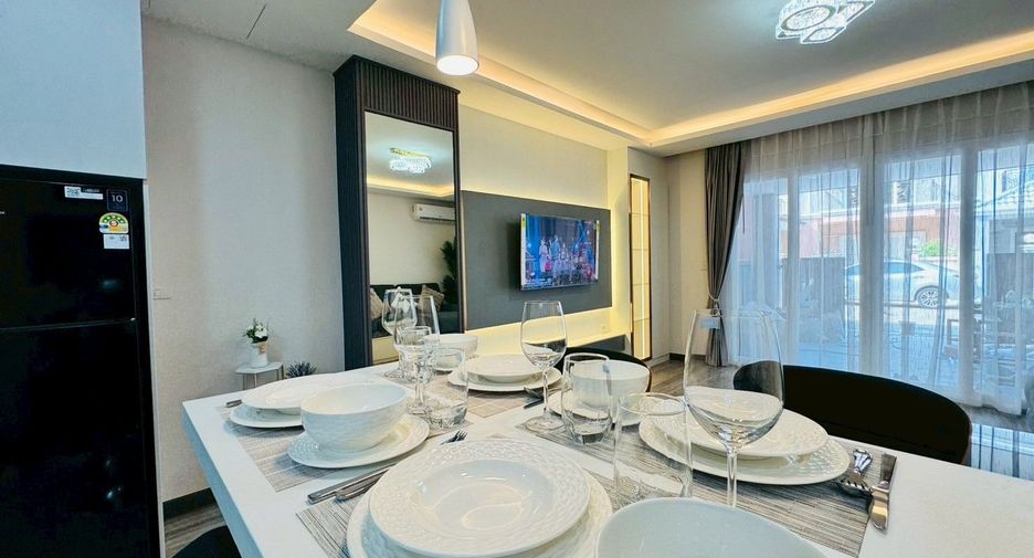 For sale 2 bedrooms townhouse in Bang Lamung, Chonburi