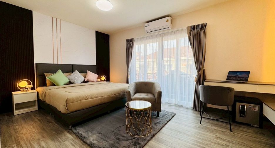 For sale 2 bedrooms townhouse in Bang Lamung, Chonburi