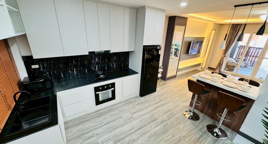 For sale 2 bedrooms townhouse in Bang Lamung, Chonburi