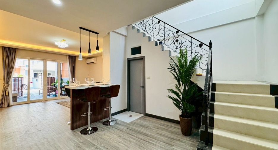 For sale 2 bedrooms townhouse in Bang Lamung, Chonburi