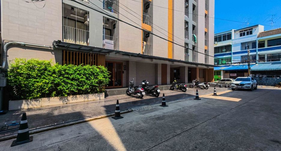 For sale 56 bedrooms apartment in Din Daeng, Bangkok