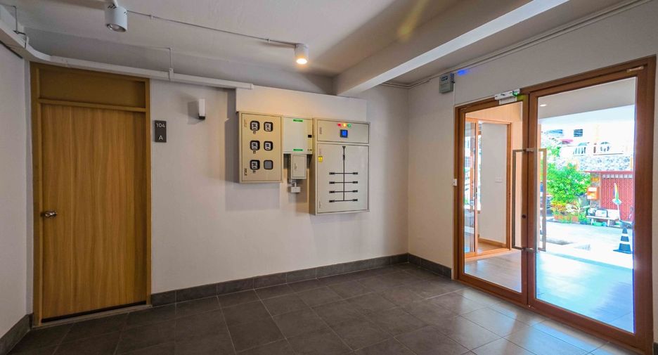 For sale 56 bedrooms apartment in Din Daeng, Bangkok