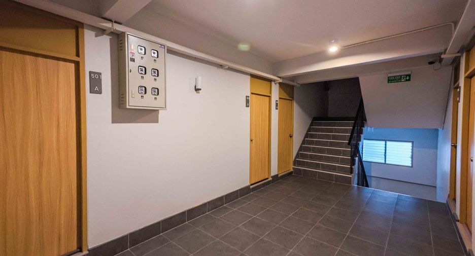 For sale 56 bedrooms apartment in Din Daeng, Bangkok