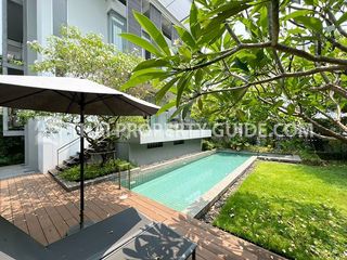 For rent 3 bedrooms house in Huai Khwang, Bangkok