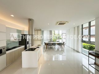 For rent 3 bedrooms house in Huai Khwang, Bangkok