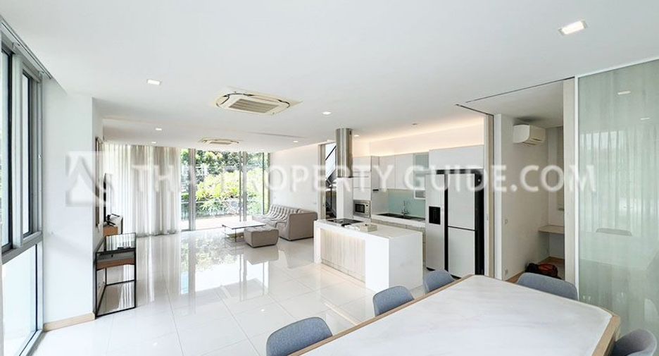 For rent 3 bedrooms house in Huai Khwang, Bangkok