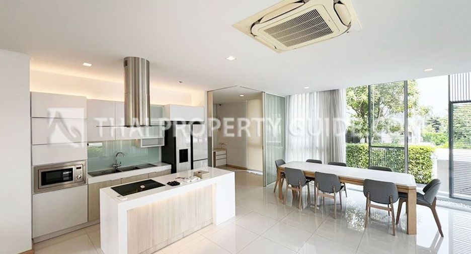 For rent 3 bedrooms house in Huai Khwang, Bangkok