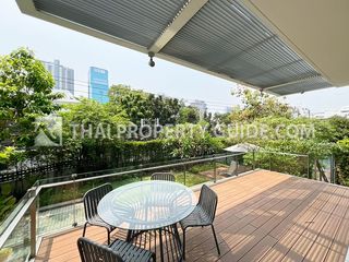For rent 3 bedrooms house in Huai Khwang, Bangkok