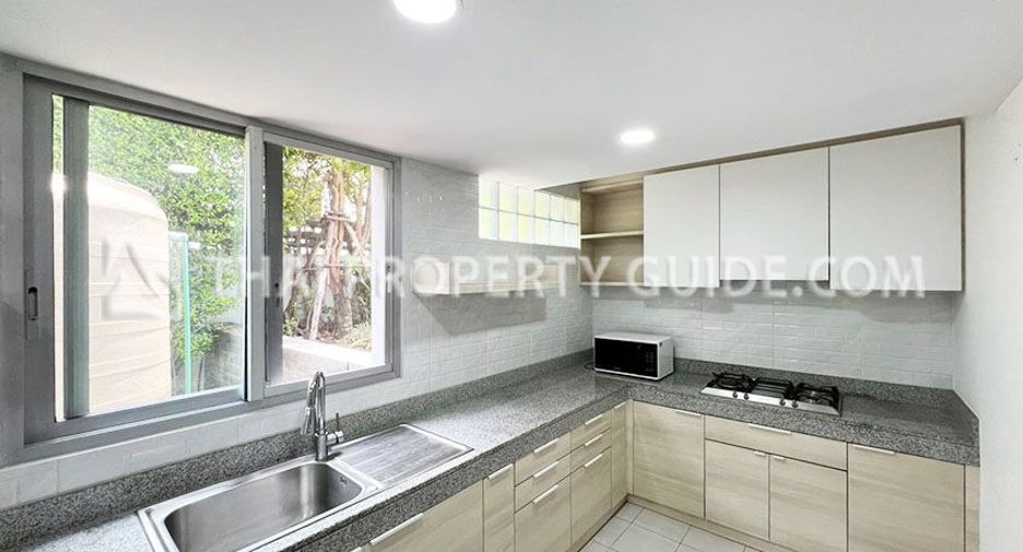 For rent 3 bedrooms house in Huai Khwang, Bangkok