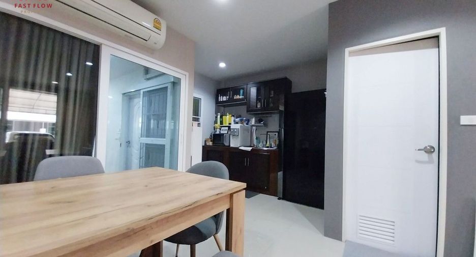 À vendre 3 chambres maison de ville à Bang Khen, Bangkok