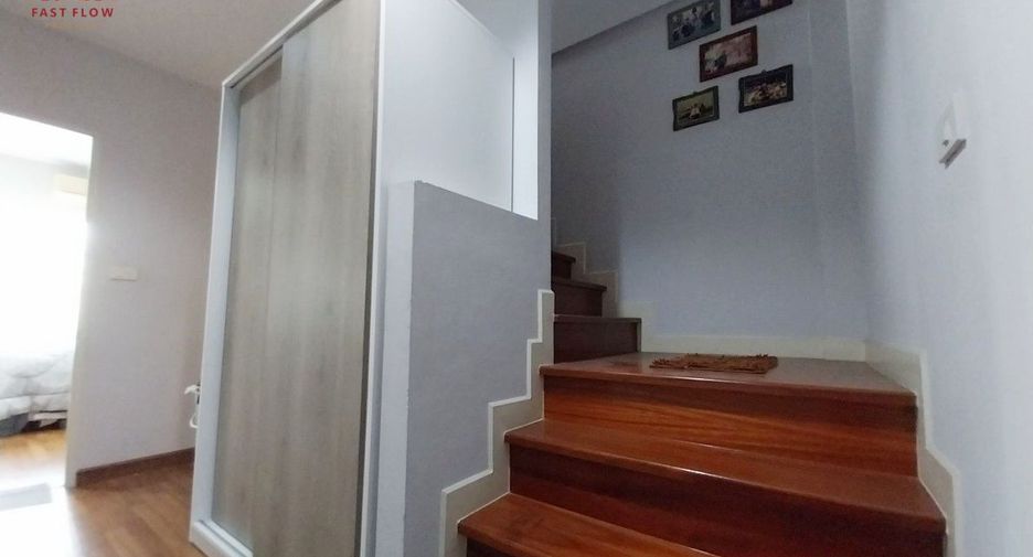 À vendre 3 chambres maison de ville à Bang Khen, Bangkok