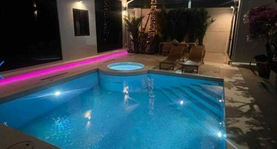 Haus zum Kauf mit 5 Zimmer in Bang Bua Thong, Nonthaburi