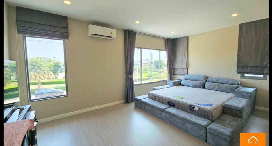 For sale 4 bedrooms house in Lat Krabang, Bangkok