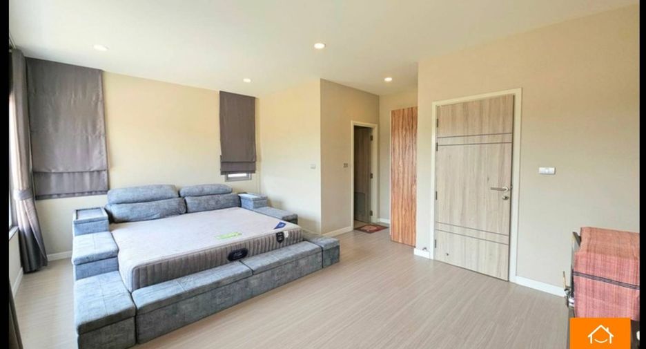 For sale 4 bedrooms house in Lat Krabang, Bangkok