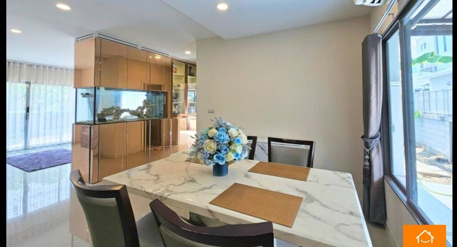 For sale 4 bedrooms house in Lat Krabang, Bangkok