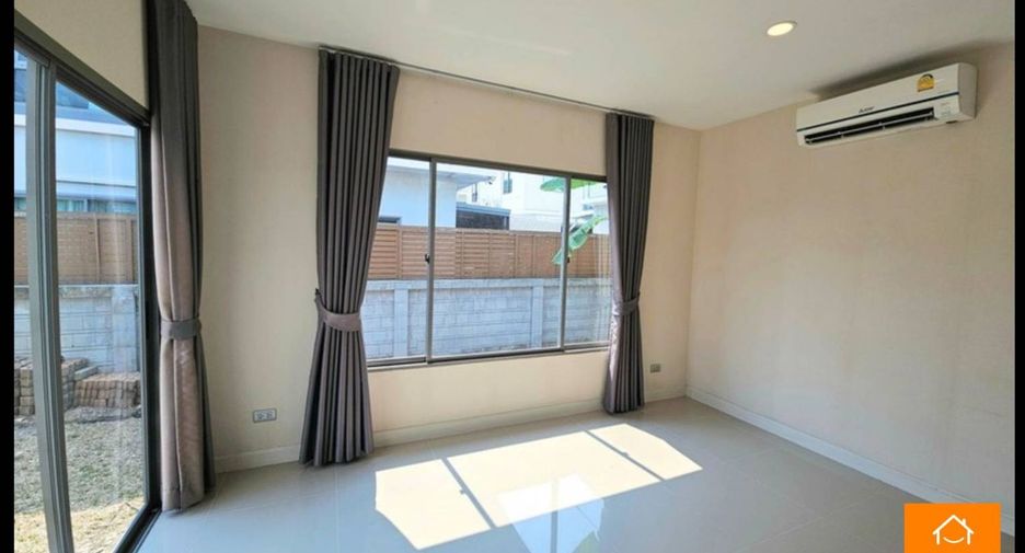 For sale 4 bedrooms house in Lat Krabang, Bangkok
