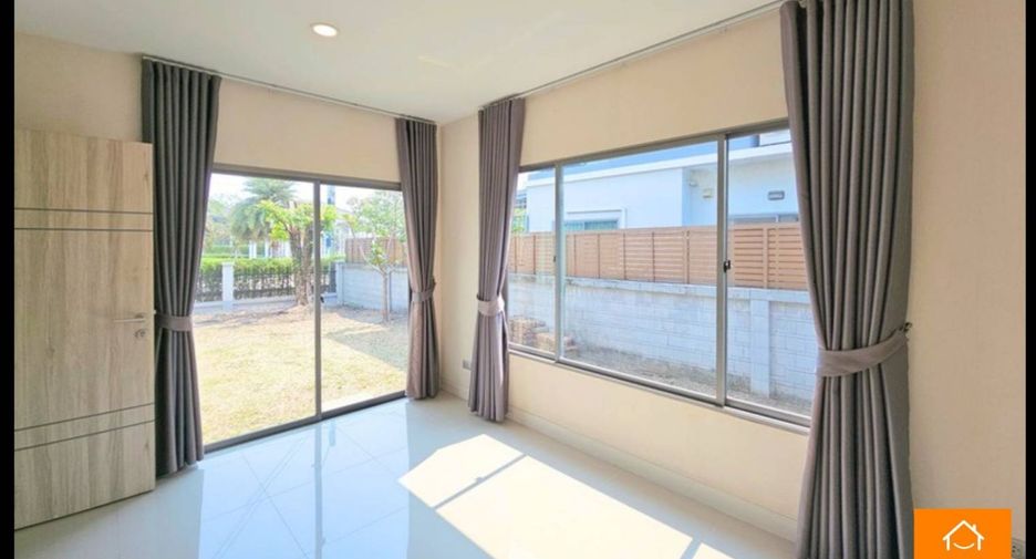 For sale 4 bedrooms house in Lat Krabang, Bangkok