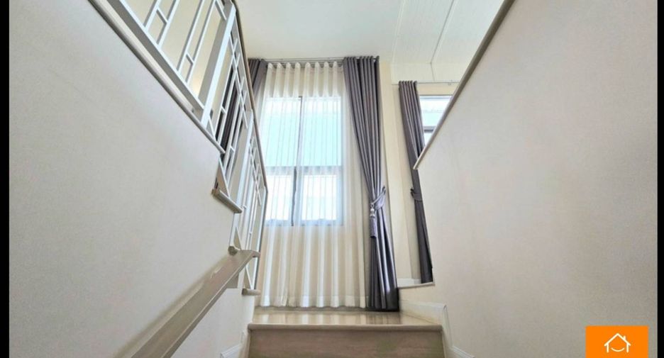 For sale 4 bedrooms house in Lat Krabang, Bangkok