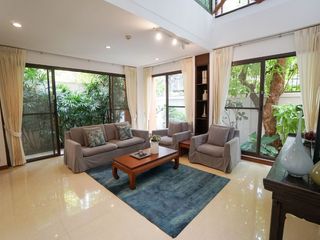 For rent 3 bed serviced apartment in Khlong Toei, Bangkok
