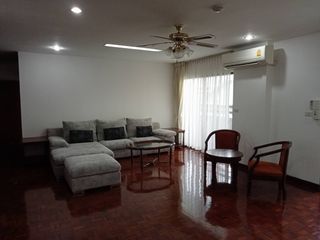 For rent 3 bed serviced apartment in Watthana, Bangkok
