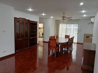 For rent 3 bed serviced apartment in Watthana, Bangkok