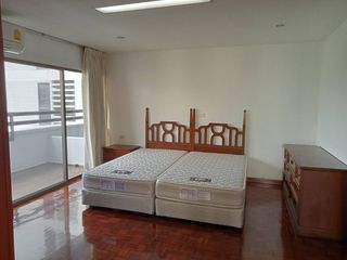 For rent 3 bed serviced apartment in Watthana, Bangkok