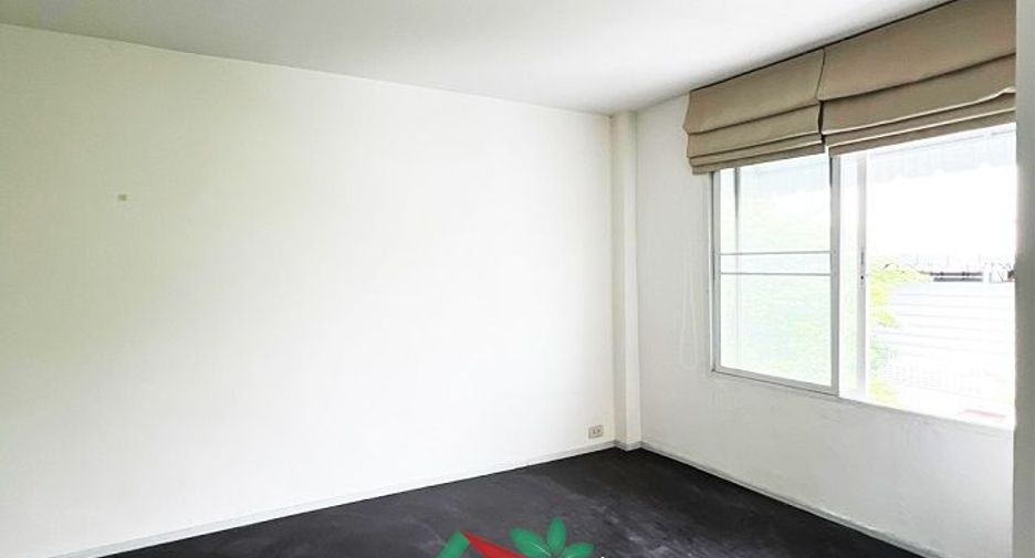 For rent and for sale 4 bedrooms townhouse in Mueang Samut Prakan, Samut Prakan