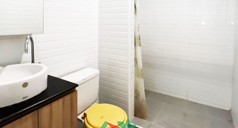 For rent and for sale 4 bedrooms townhouse in Mueang Samut Prakan, Samut Prakan