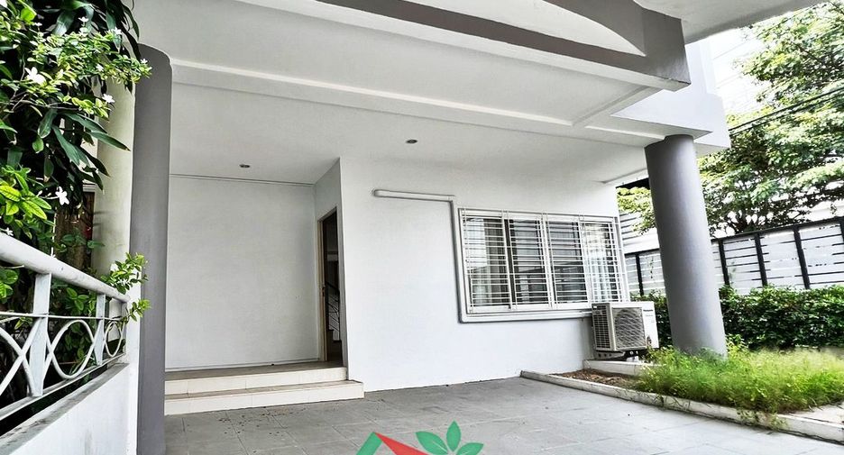 For rent and for sale 4 bedrooms townhouse in Mueang Samut Prakan, Samut Prakan