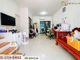 For sale 4 Beds townhouse in Lam Luk Ka, Pathum Thani