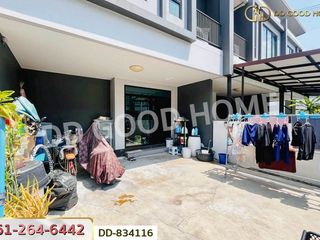 For sale 4 Beds townhouse in Lam Luk Ka, Pathum Thani